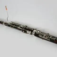 Fagot, jeden z instrumentów dętych drewnianych, z charakterystycznym ustnikiem.