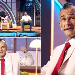 Mężczyzna w różowym garniturze i czerwonym krawacie, z charakterystyczną fryzurą, w studiu telewizyjnym. Uczestnik randki w ciemno Polsat.