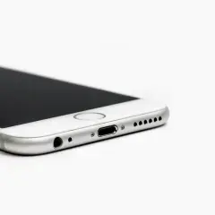 Na jakie parametry zwrócić uwagę, wybierając smartfona? Wskazówki