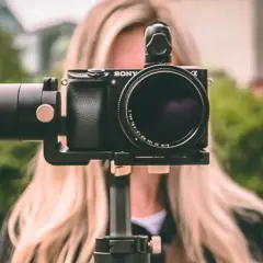 Najlepsze spoty reklamowe: 5 inspirujących przykładów i analiza