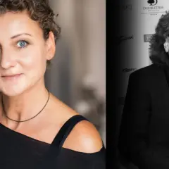 Kobieta z niebieskimi oczami i mężczyzna w smokingu, przypominający Wodeckiego, być może wspominają wspólne chwile z dziećmi.