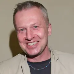 Ile ma lat Bogusław Linda? Fascynująca historia życia aktora.