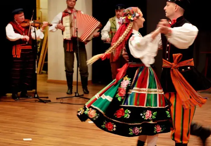 Oberek taniec: tempo i cechy tradycyjnego oberka
